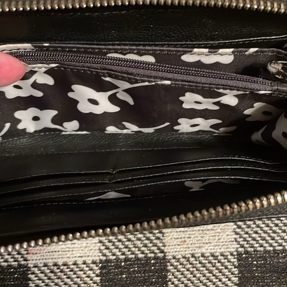 Jenna Kator black zippered 3 compartment wallet - Picture 5 of 7